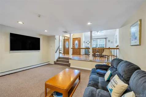 35 Jerold Street Plainview NY 11803