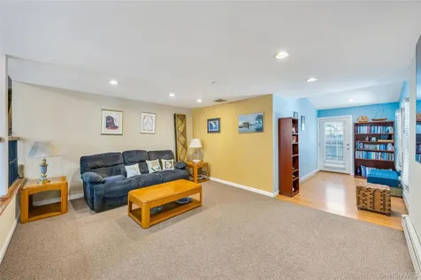 35 Jerold Street Plainview NY 11803