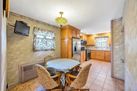 35 Jerold Street Plainview NY 11803