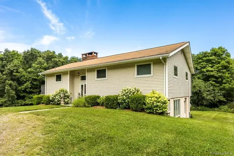 860 Hunns Lake Stanfordville NY 12581