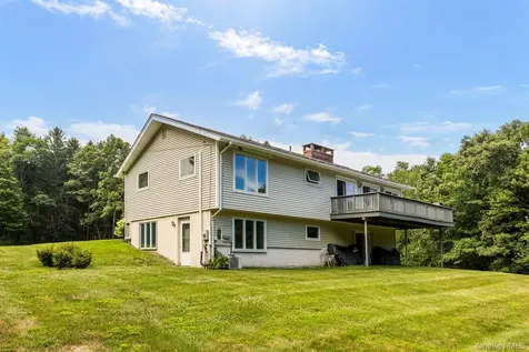 860 Hunns Lake Stanfordville NY 12581