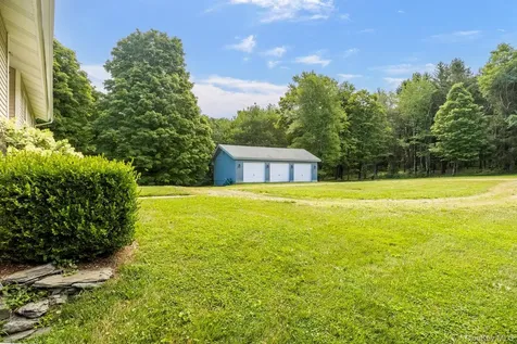 860 Hunns Lake Stanfordville NY 12581