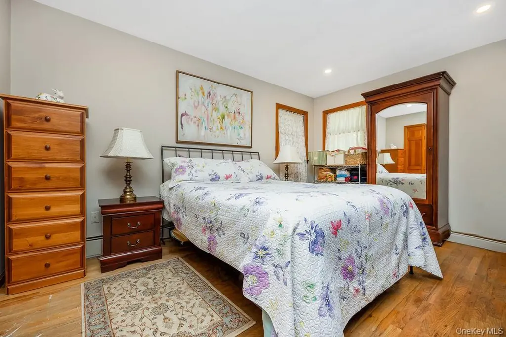67 Cedar Place Floral Park NY 11001