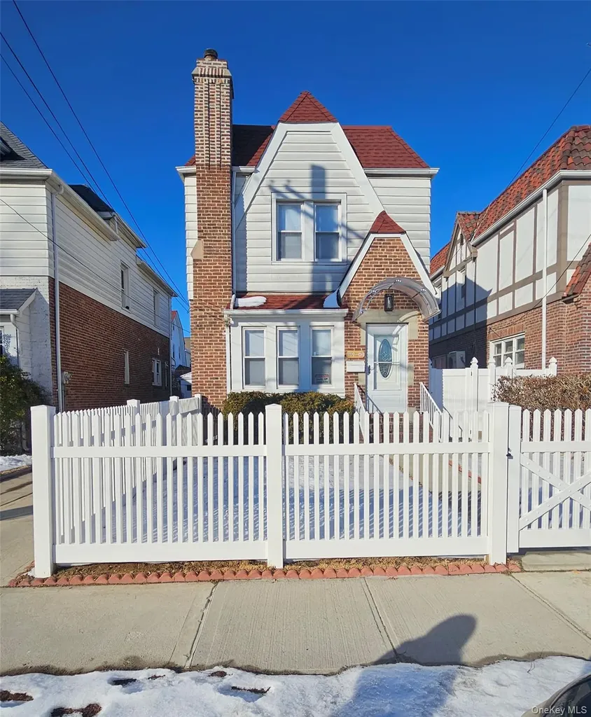 159-09 Laburnum Avenue Flushing NY 11358