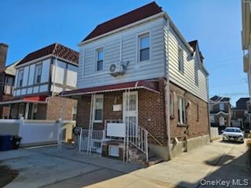 159-09 Laburnum Avenue Flushing NY 11358