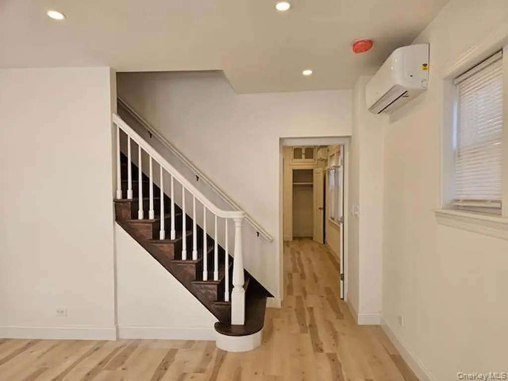159-09 Laburnum Avenue Flushing NY 11358