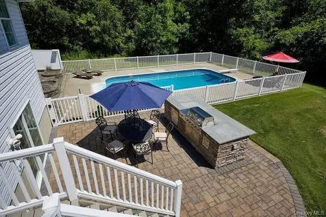 3 Justbrand Lane Poughkeepsie NY 12603