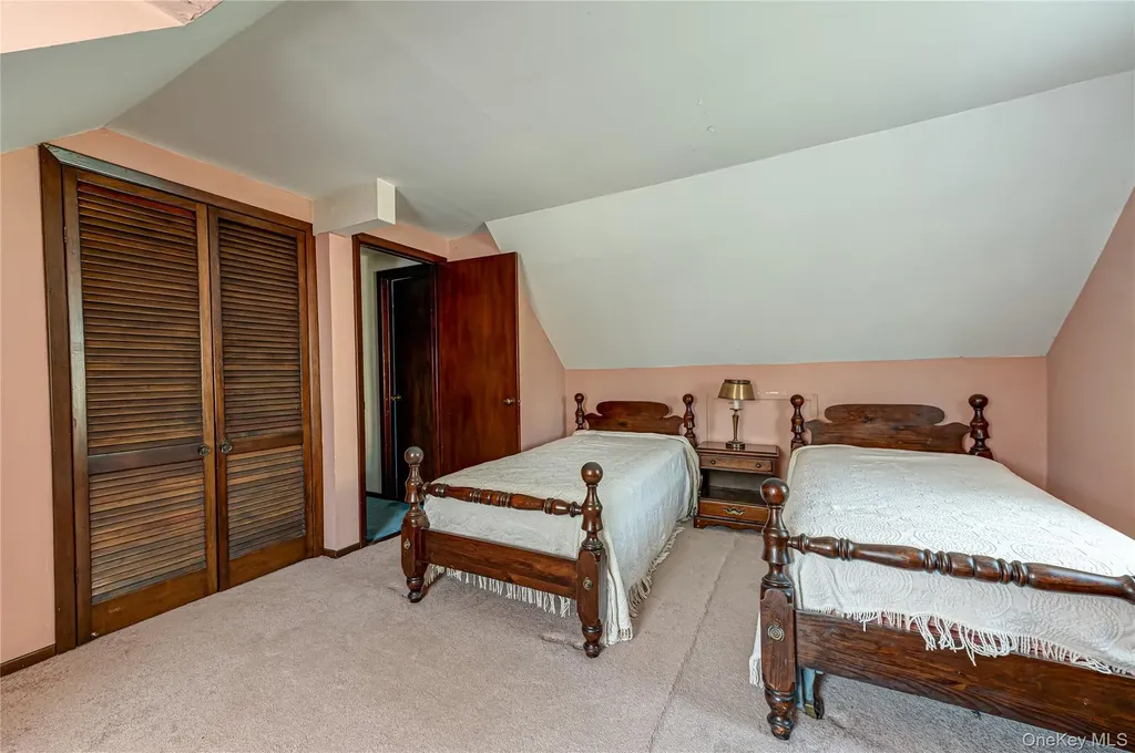 9 Croyden Lane Hicksville NY 11801