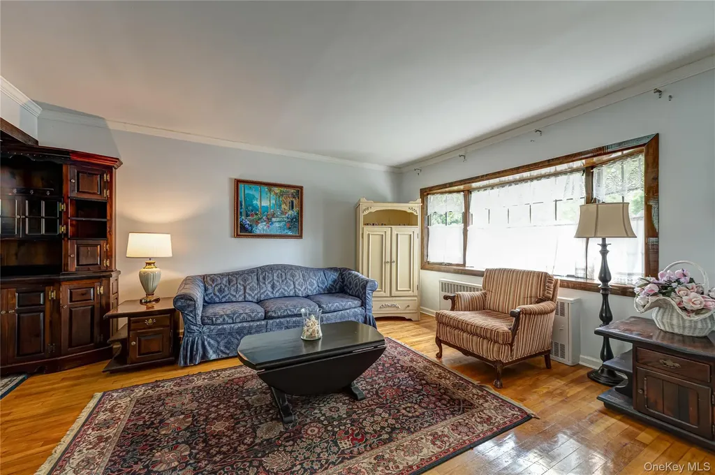 9 Croyden Lane Hicksville NY 11801