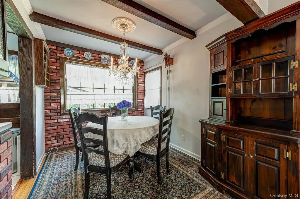 9 Croyden Lane Hicksville NY 11801