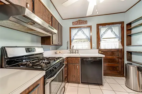9 Croyden Lane Hicksville NY 11801