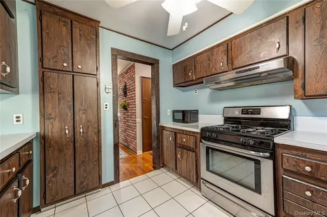 9 Croyden Lane Hicksville NY 11801