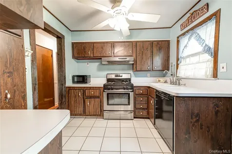 9 Croyden Lane Hicksville NY 11801