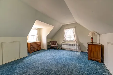 9 Croyden Lane Hicksville NY 11801