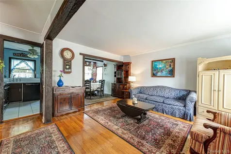 9 Croyden Lane Hicksville NY 11801