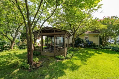 9 Croyden Lane Hicksville NY 11801