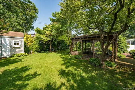 9 Croyden Lane Hicksville NY 11801