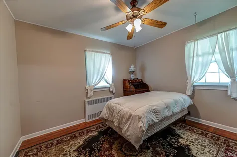 9 Croyden Lane Hicksville NY 11801