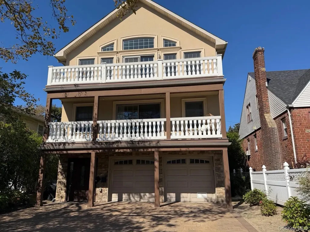 621 E Olive Street Long Beach NY 11561
