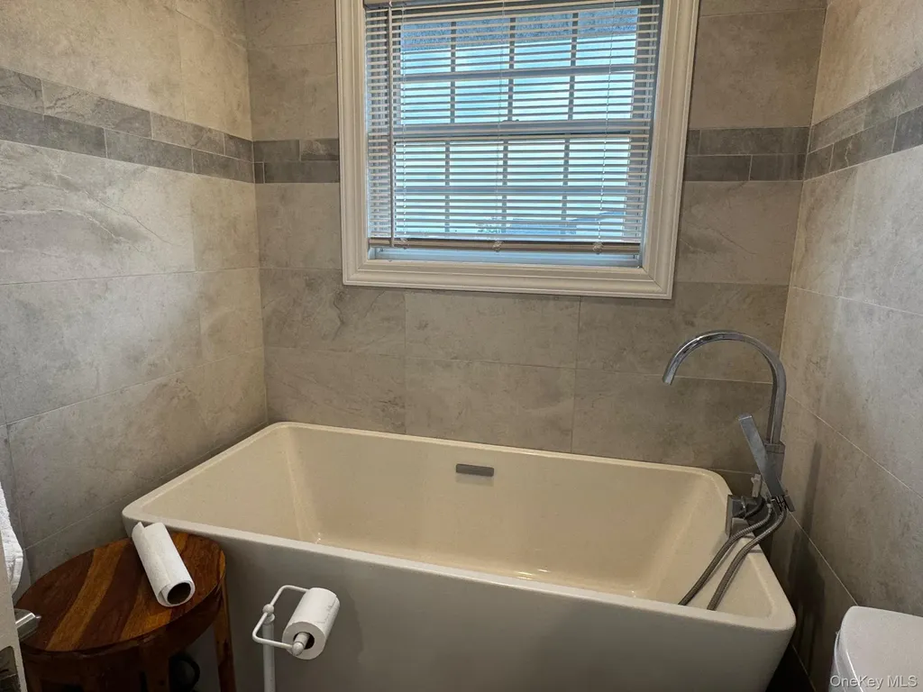 621 E Olive Street Long Beach NY 11561