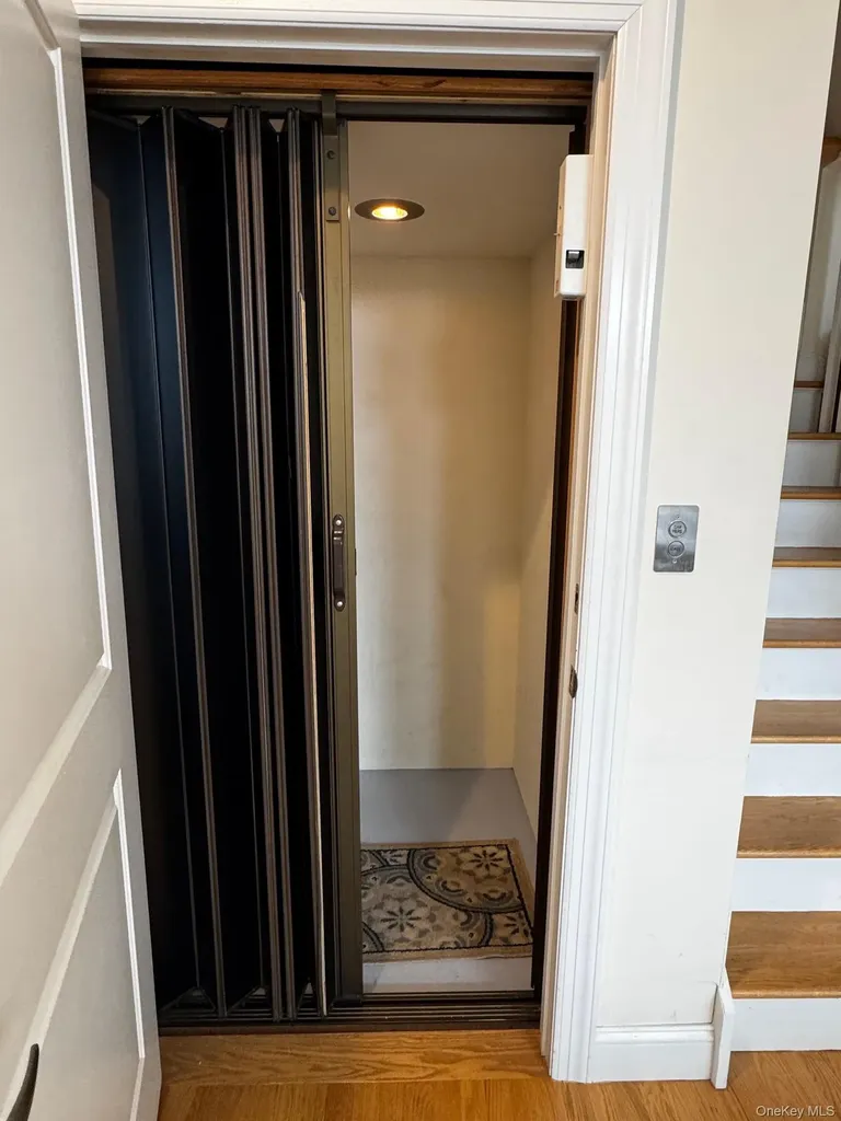 621 E Olive Street Long Beach NY 11561