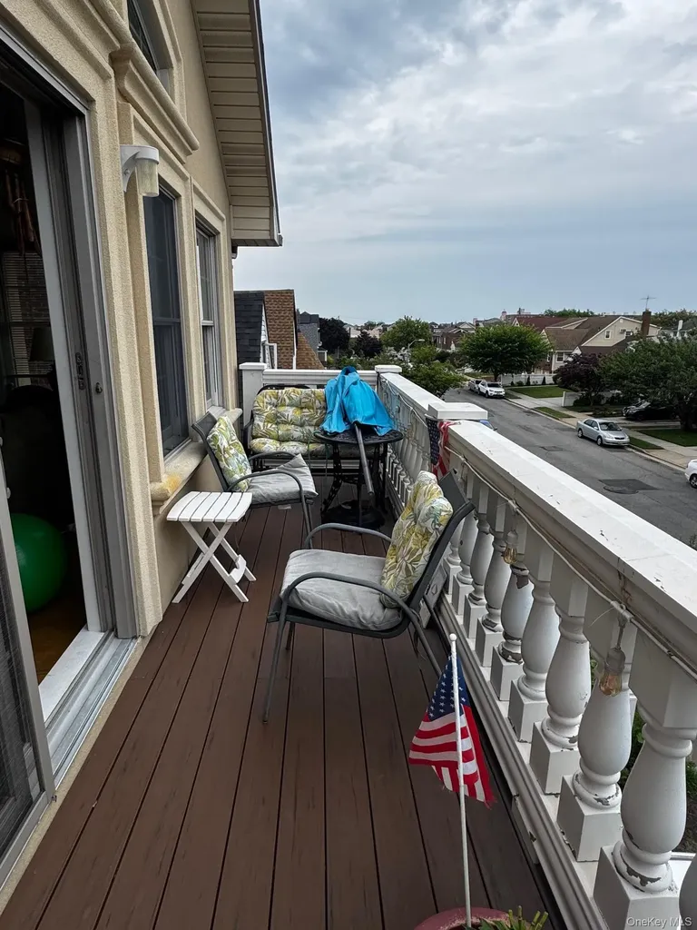 621 E Olive Street Long Beach NY 11561