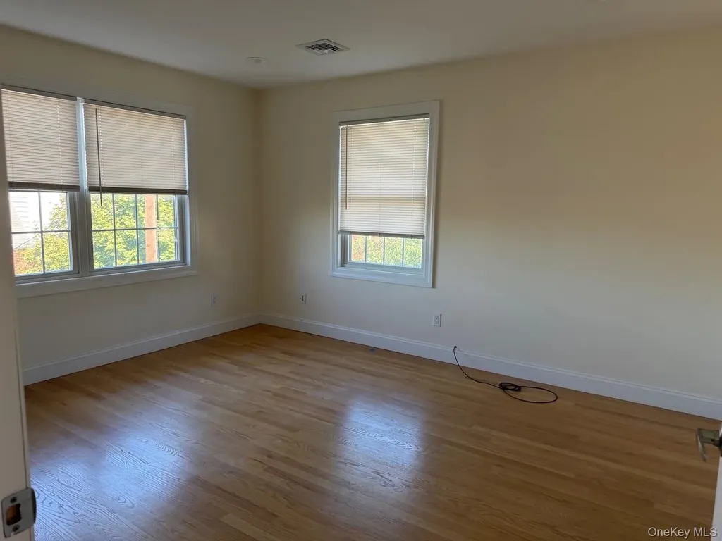 621 E Olive Street Long Beach NY 11561
