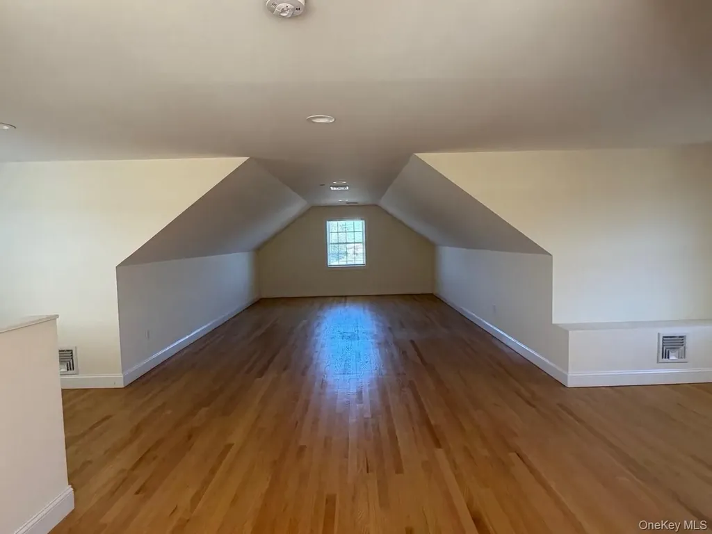 621 E Olive Street Long Beach NY 11561