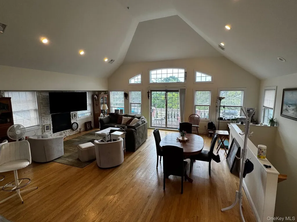 621 E Olive Street Long Beach NY 11561