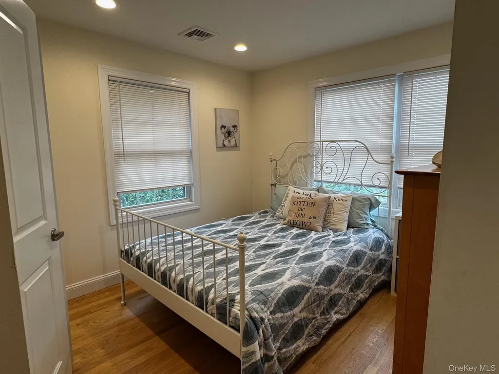 621 E Olive Street Long Beach NY 11561