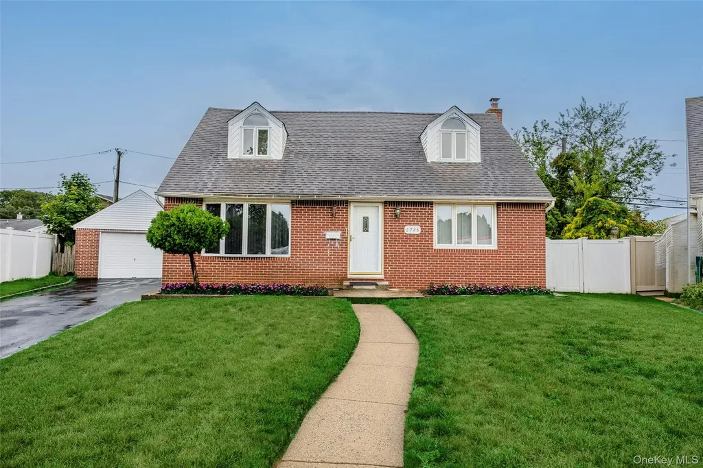2728 Concord Drive East Meadow NY 11554