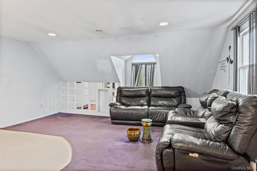 2728 Concord Drive East Meadow NY 11554