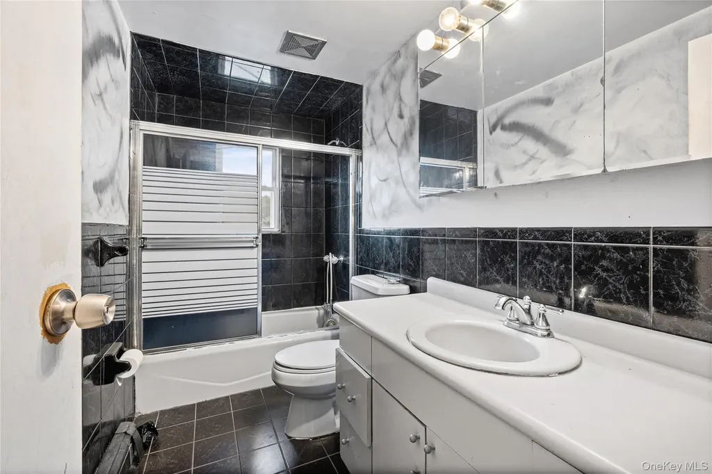 2728 Concord Drive East Meadow NY 11554