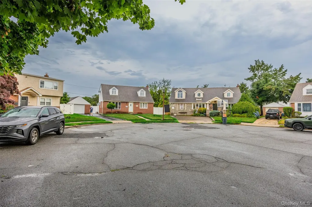 2728 Concord Drive East Meadow NY 11554