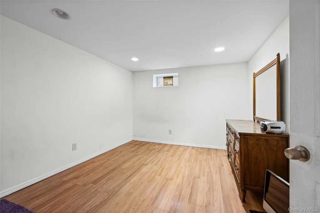 2728 Concord Drive East Meadow NY 11554
