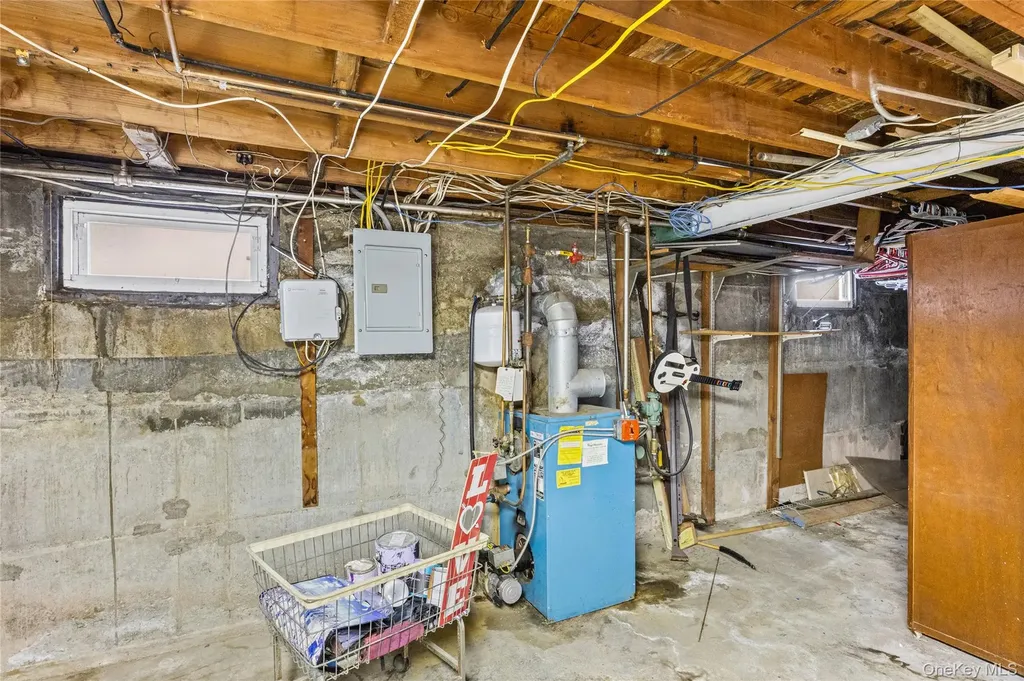 2728 Concord Drive East Meadow NY 11554