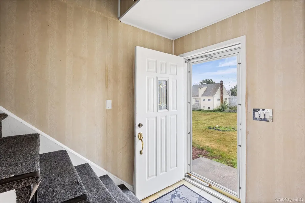 2728 Concord Drive East Meadow NY 11554