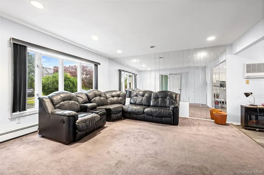 2728 Concord Drive East Meadow NY 11554