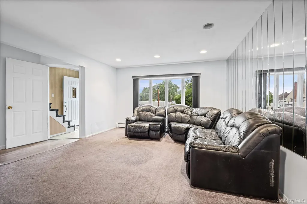 2728 Concord Drive East Meadow NY 11554