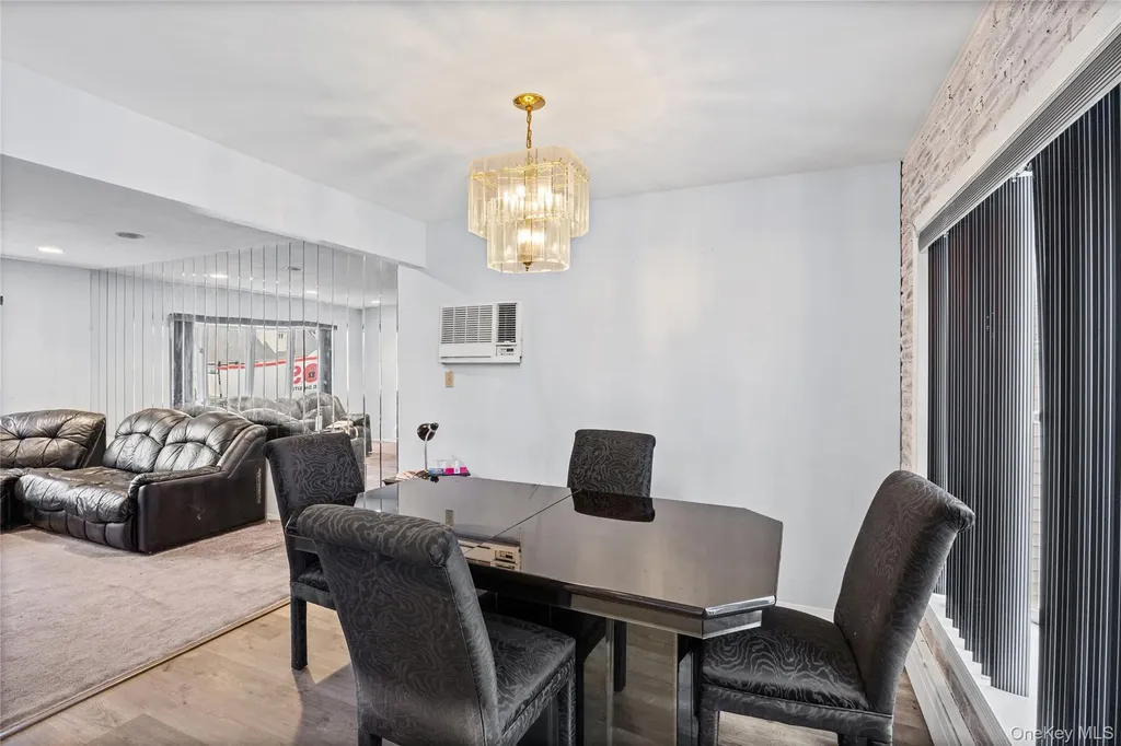 2728 Concord Drive East Meadow NY 11554