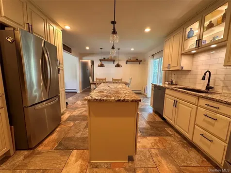 19 Closs Drive Rhinebeck NY 12572