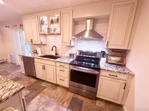 19 Closs Drive Rhinebeck NY 12572