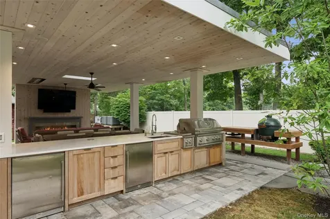 185 Inlet Lane Greenport NY 11944
