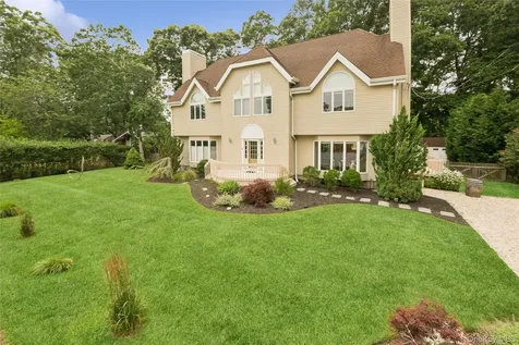 185 Inlet Lane Greenport NY 11944