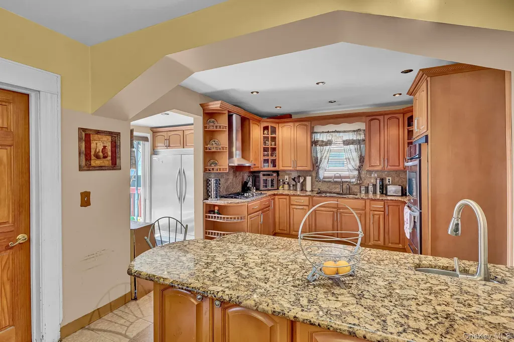 17 Shonnard Avenue Freeport NY 11520