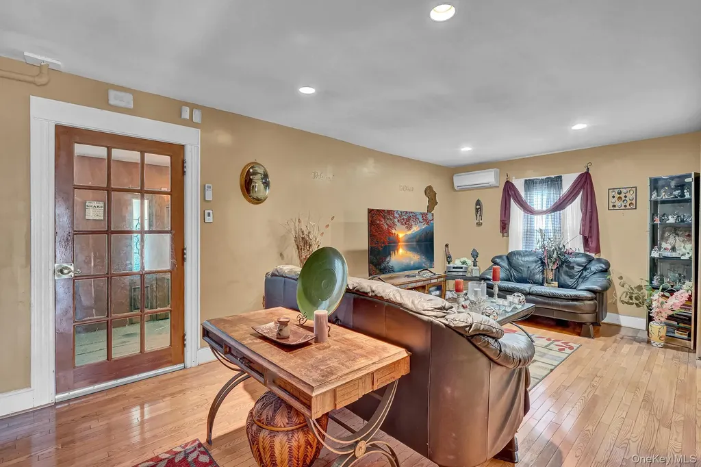 17 Shonnard Avenue Freeport NY 11520