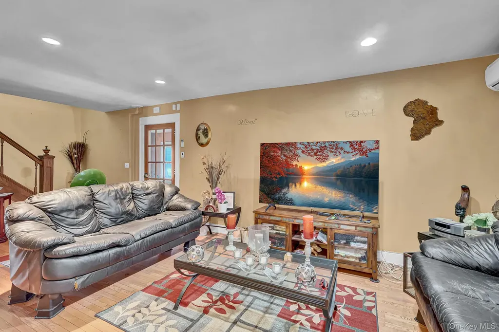 17 Shonnard Avenue Freeport NY 11520