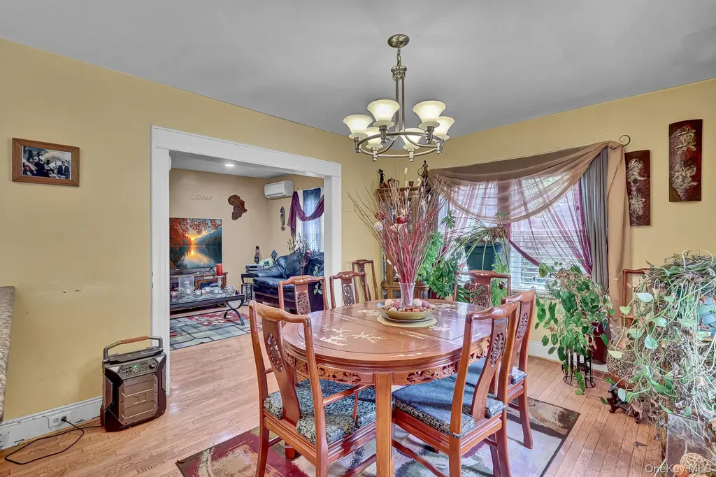 17 Shonnard Avenue Freeport NY 11520