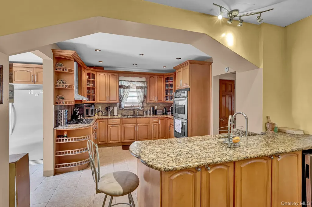 17 Shonnard Avenue Freeport NY 11520