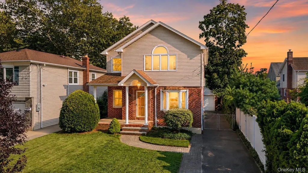1602 Imperial Avenue New Hyde Park NY 11040